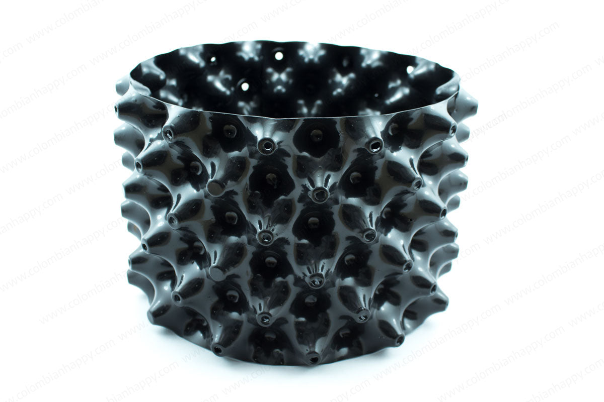 Maceta AIR-POT negra de plástico 1 Galón Altura: 15 Diámetro: 20 El diseño del contenedor Air-Pot se ha perfeccionado continuamente durante varios años. Cada detalle se ha mejorado para garantizar un desarrollo saludable de las raíces y maximizar la aireación.