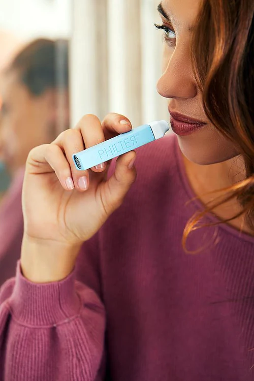 Philter Labs Pocket Philter Celeste El filtro de humo personal Pocket Philter es uno de los mejores filtros para vapear sin producir nubes. Úselo en combinación con su vaporizador o accesorio para fumar favorito. El Philter Pocket agrega un nivel de discreción al disfrutar su vaporizador en público ¡Simplemente exhale vapor o humo en el Pocket Philter y listo! Cero olor, cero estrés.